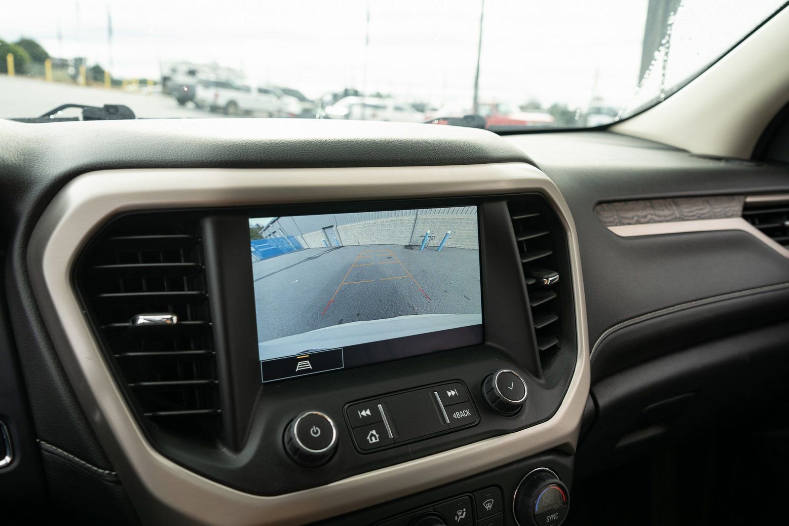 Used 2023 GMC Acadia Denali AWD/4WD image 25