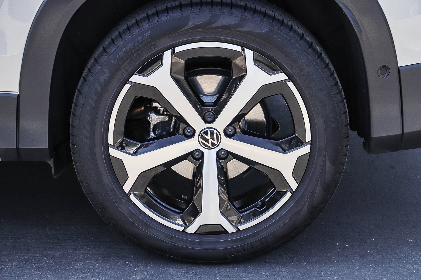 Used 2026 Volkswagen Tiguan SE FWD image 12