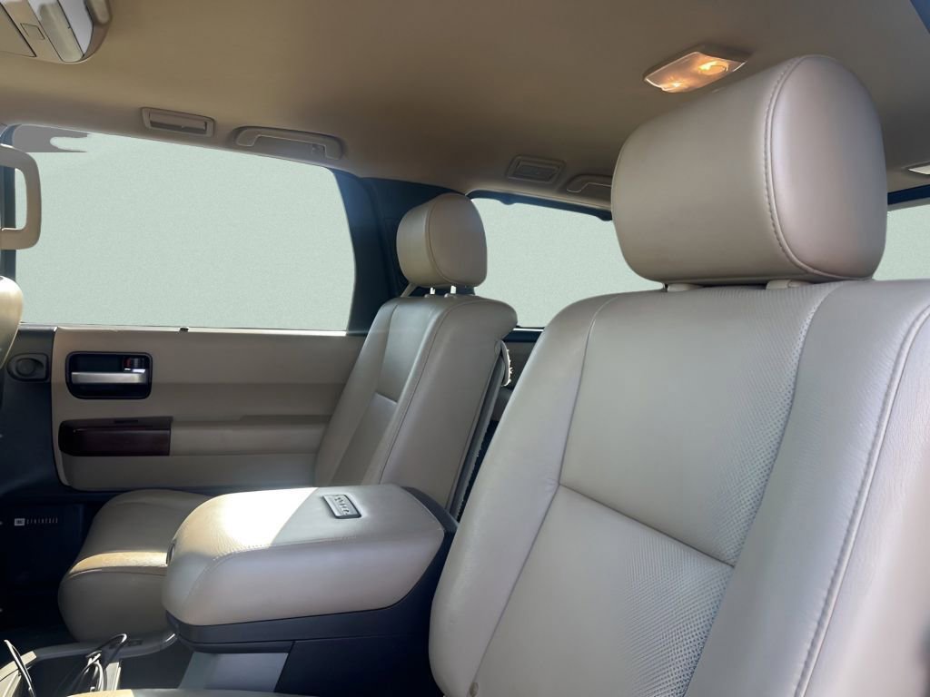 Used 2013 Toyota Sequoia Platinum AWD/4WD image 18