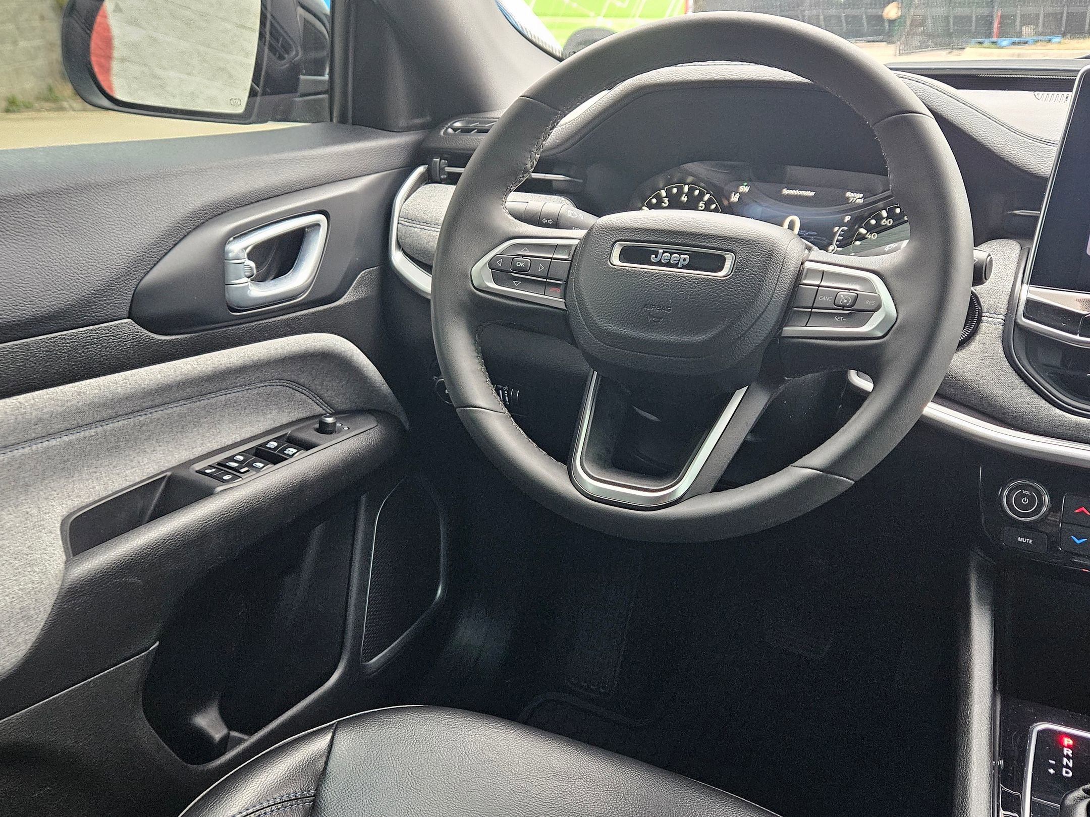 Used 2023 Jeep Compass Latitude w/ Convenience Group image 9