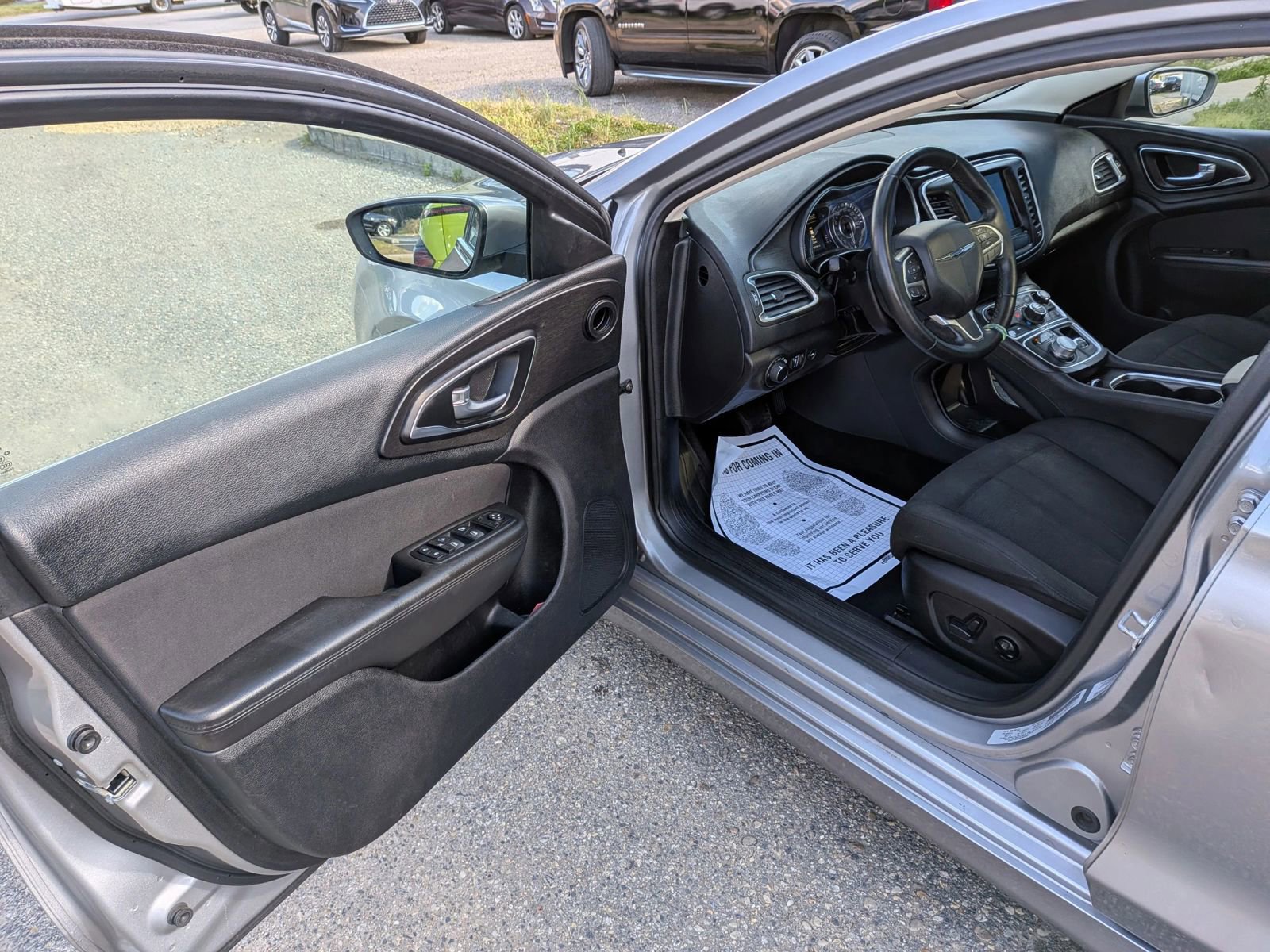 Used 2016 Chrysler 200 Limited w/ Anniversary Edition FWD image 18