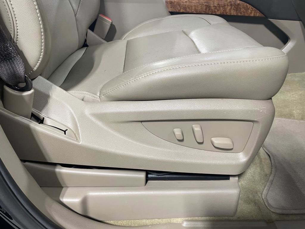 Used 2018 Chevrolet Suburban Premier image 29