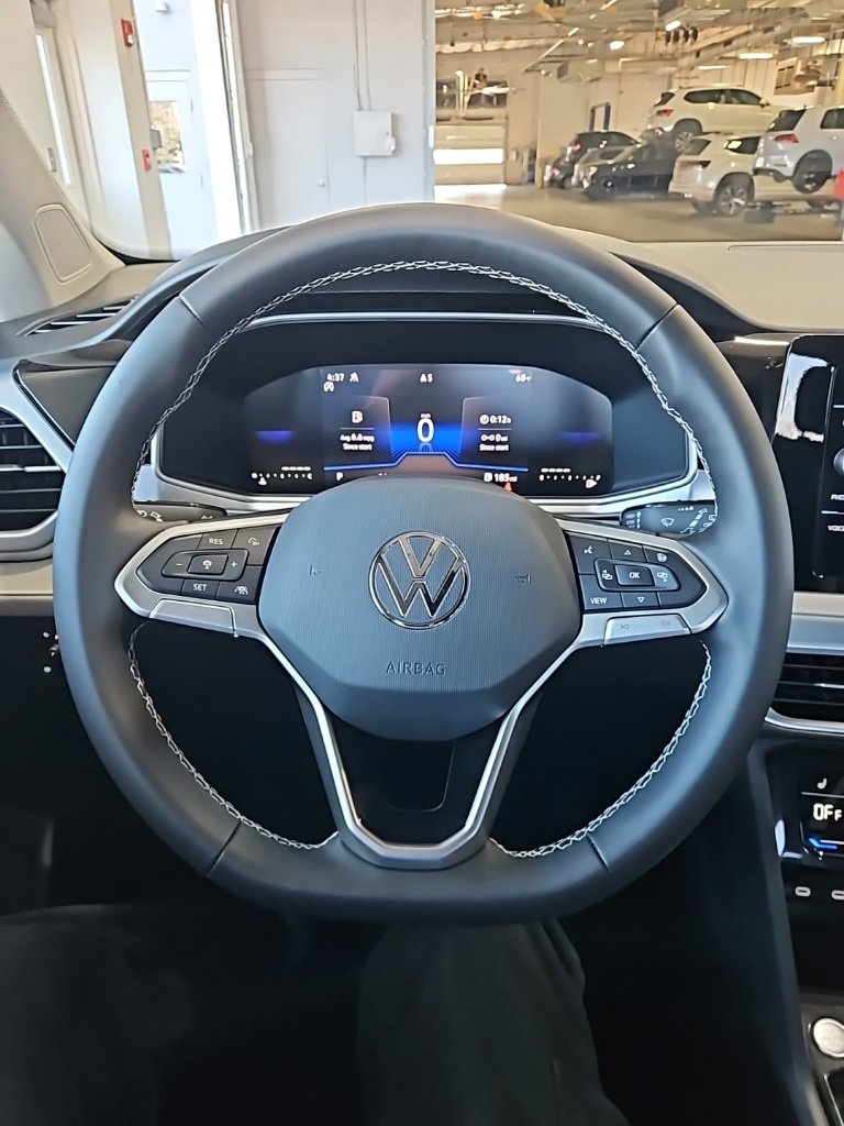 New 2026 Volkswagen Taos SE image 34