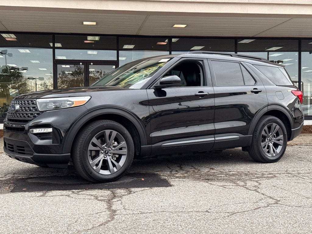 Used 2023 Ford Explorer XLT w/ Equipment Group 202A RWD image 19