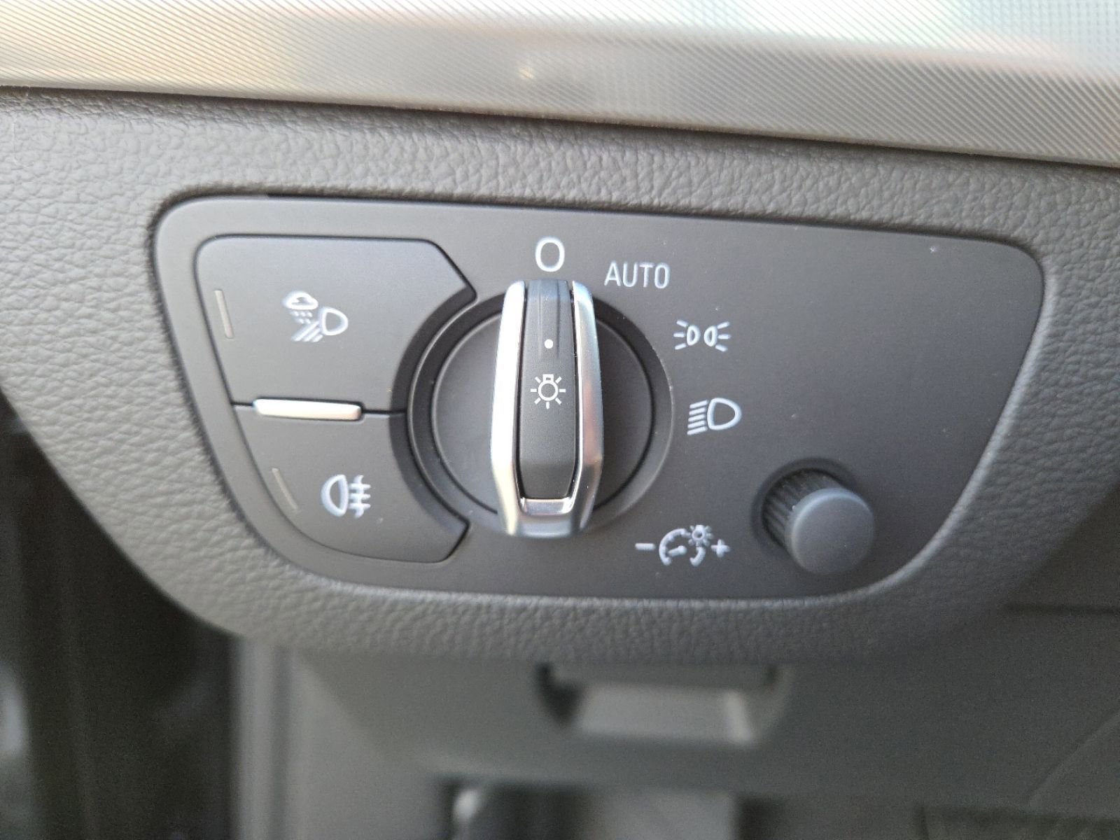 Used 2025 Audi Q5 2.0T Premium image 11