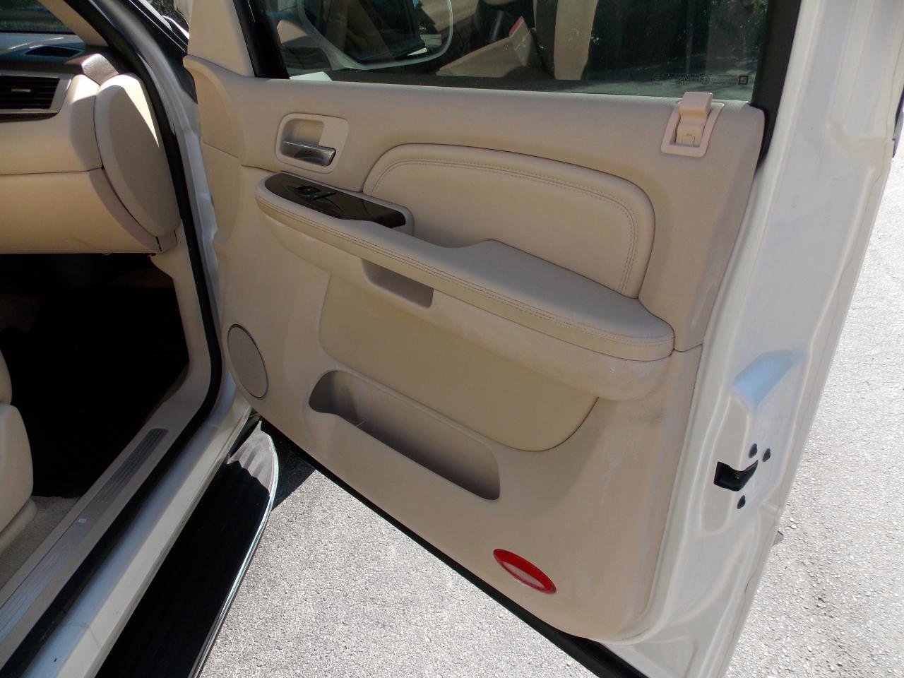 Used 2007 Cadillac Escalade 2WD w/ Information Package image 20