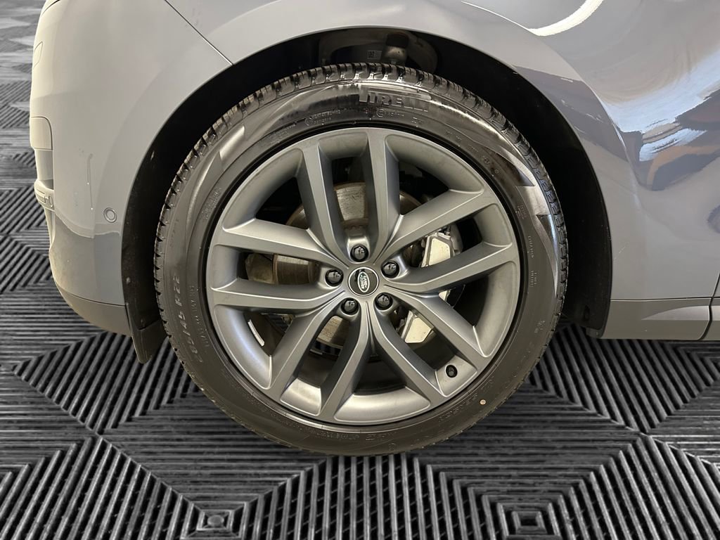 Used 2025 Land Rover Range Rover Sport SE AWD/4WD image 14