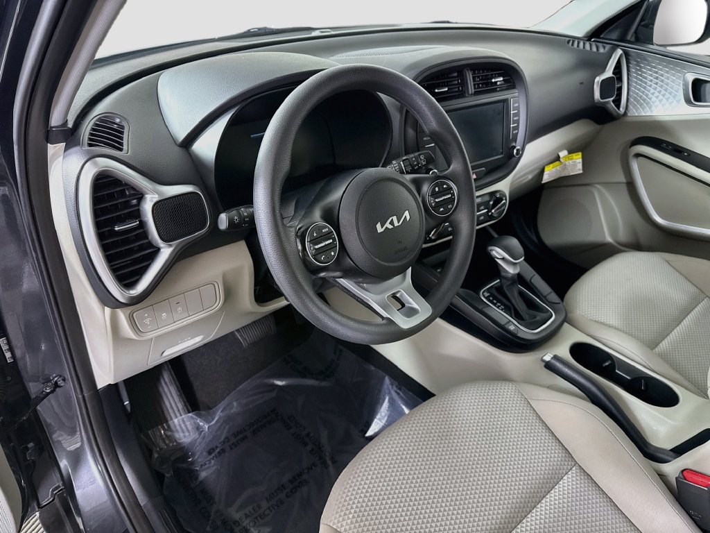 Used 2023 Kia Soul LX FWD image 17