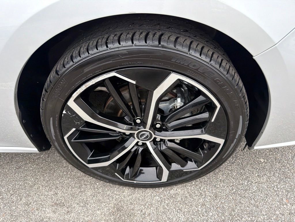Used 2024 Nissan Altima 2.5 SR FWD image 14