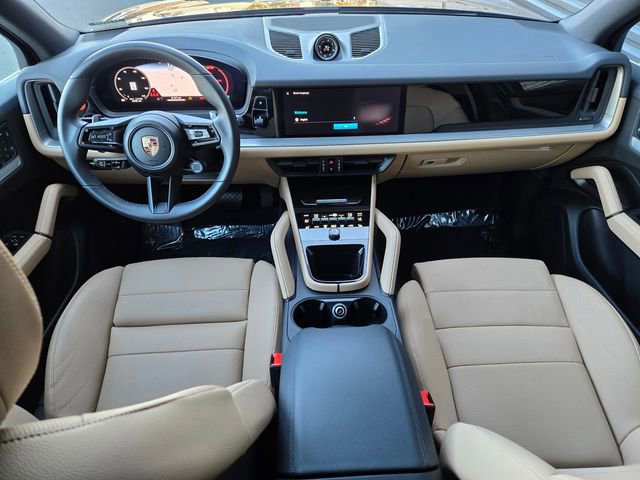 Used 2025 Porsche Cayenne image 15