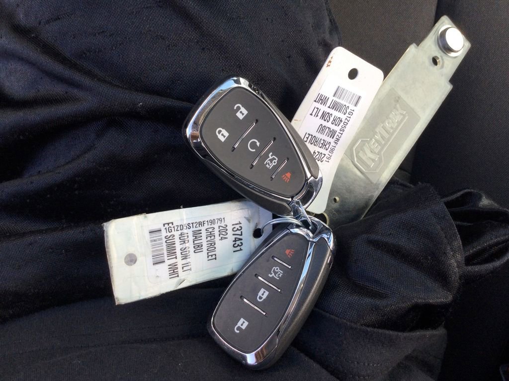 New 2024 Chevrolet Malibu LT FWD image 38