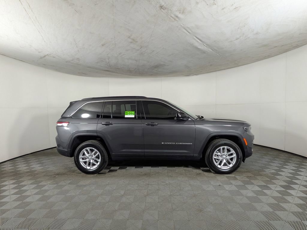 Certified 2025 Jeep Grand Cherokee Laredo X AWD/4WD image 7