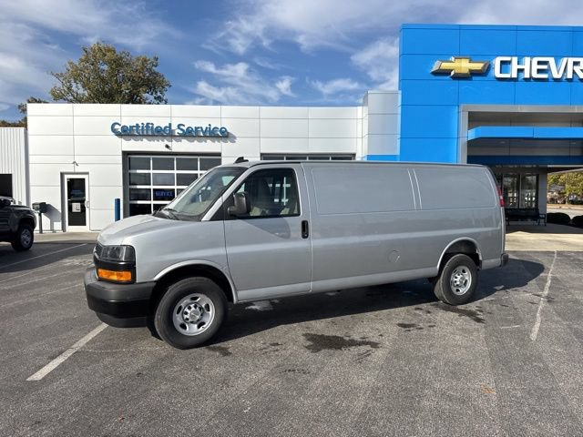 Used 2025 Chevrolet Express 2500 Extended w/ Driver Convenience Package RWD image 3