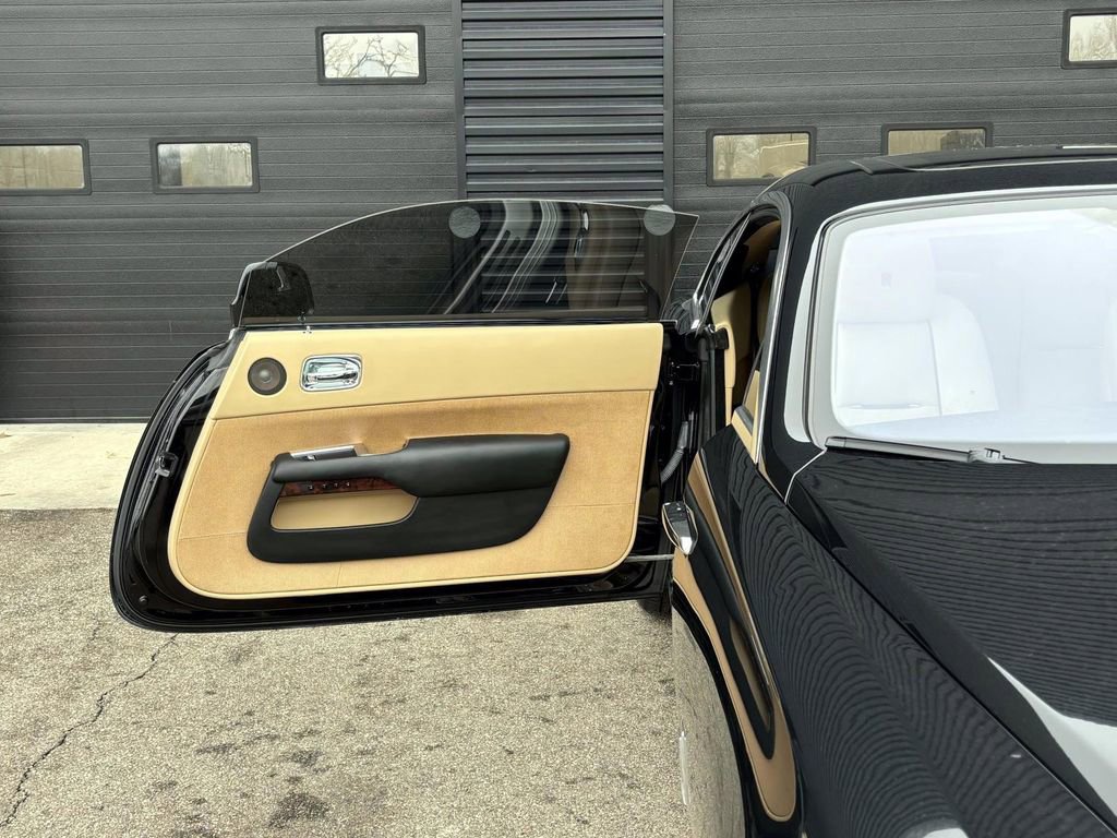Used 2014 Rolls-Royce Wraith image 10
