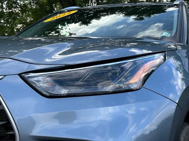 Used 2022 Toyota Highlander XLE AWD/4WD image 10
