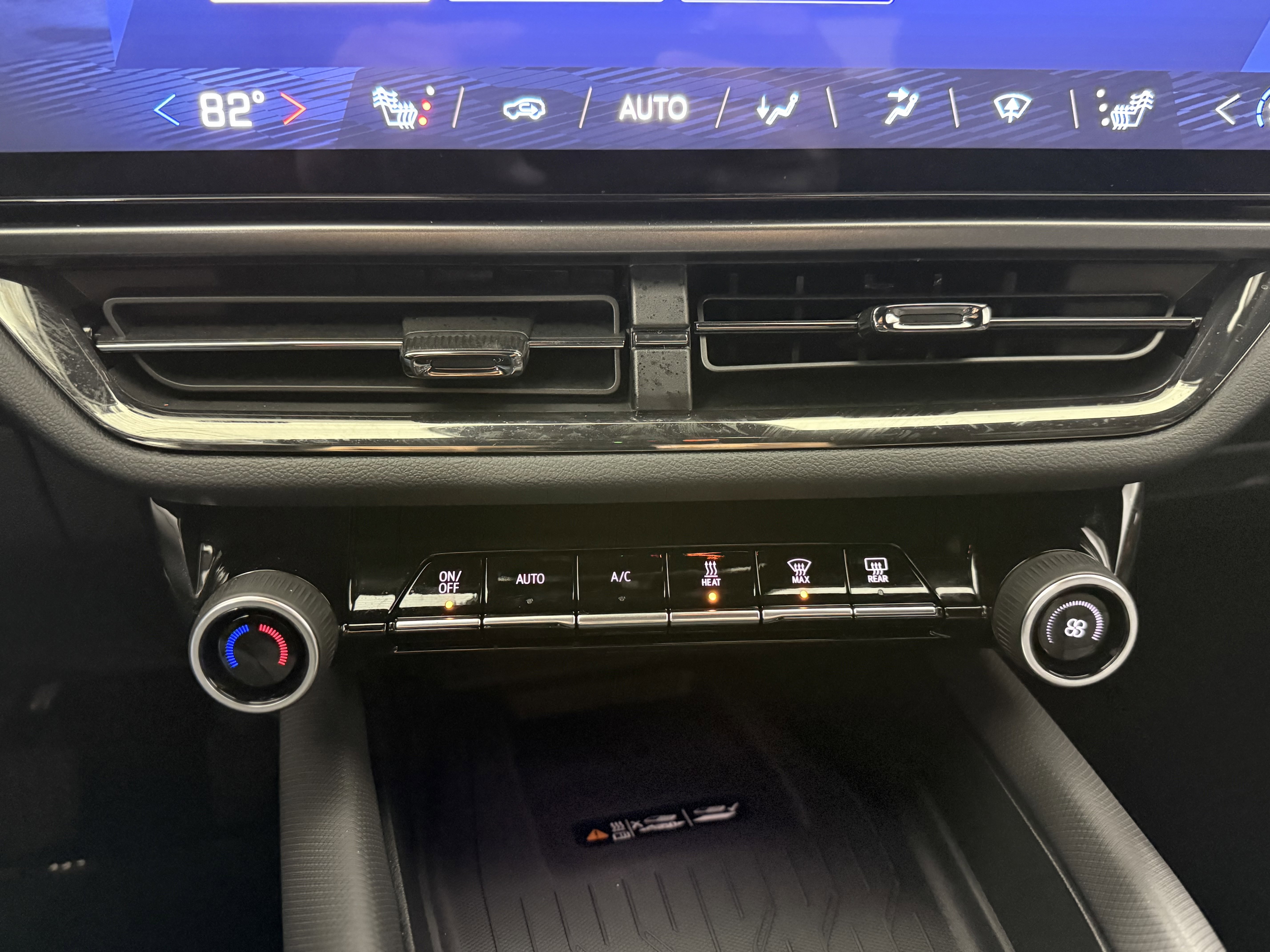 Used 2025 Chevrolet Equinox EV RS image 21