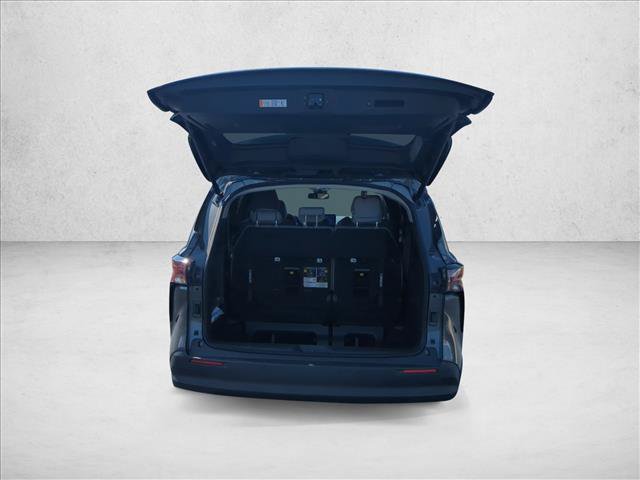 Certified 2025 Toyota Sienna XLE FWD image 6