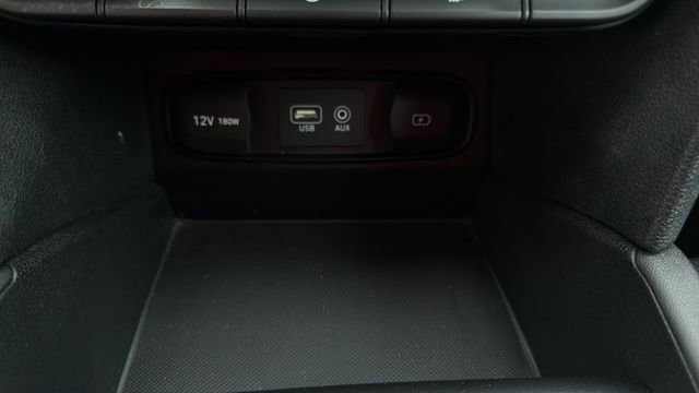 Used 2020 Hyundai Santa Fe SE image 24