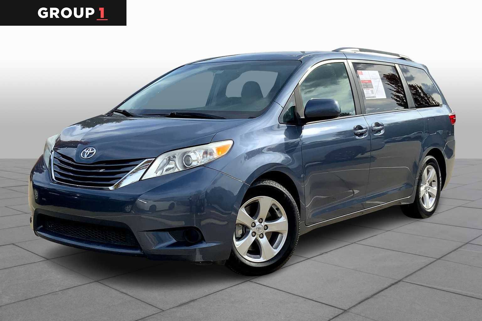 Used 2017 Toyota Sienna LE