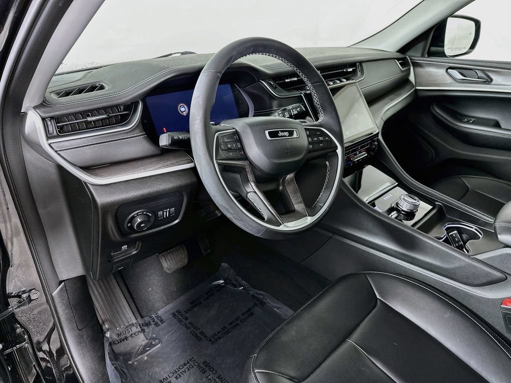 Certified 2024 Jeep Grand Cherokee Limited AWD/4WD image 16