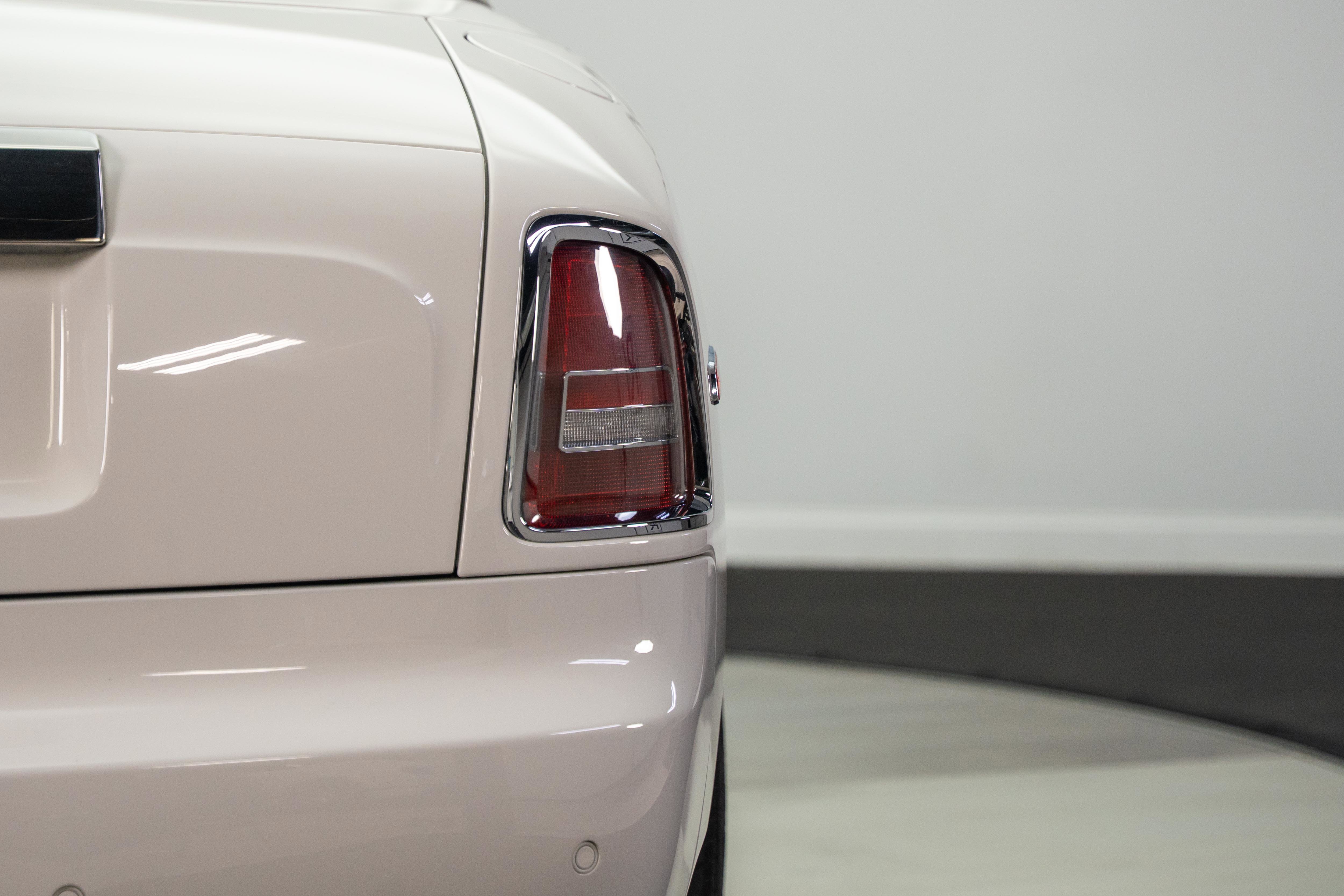 Used 2009 Rolls-Royce Phantom Drophead Coupe RWD image 23