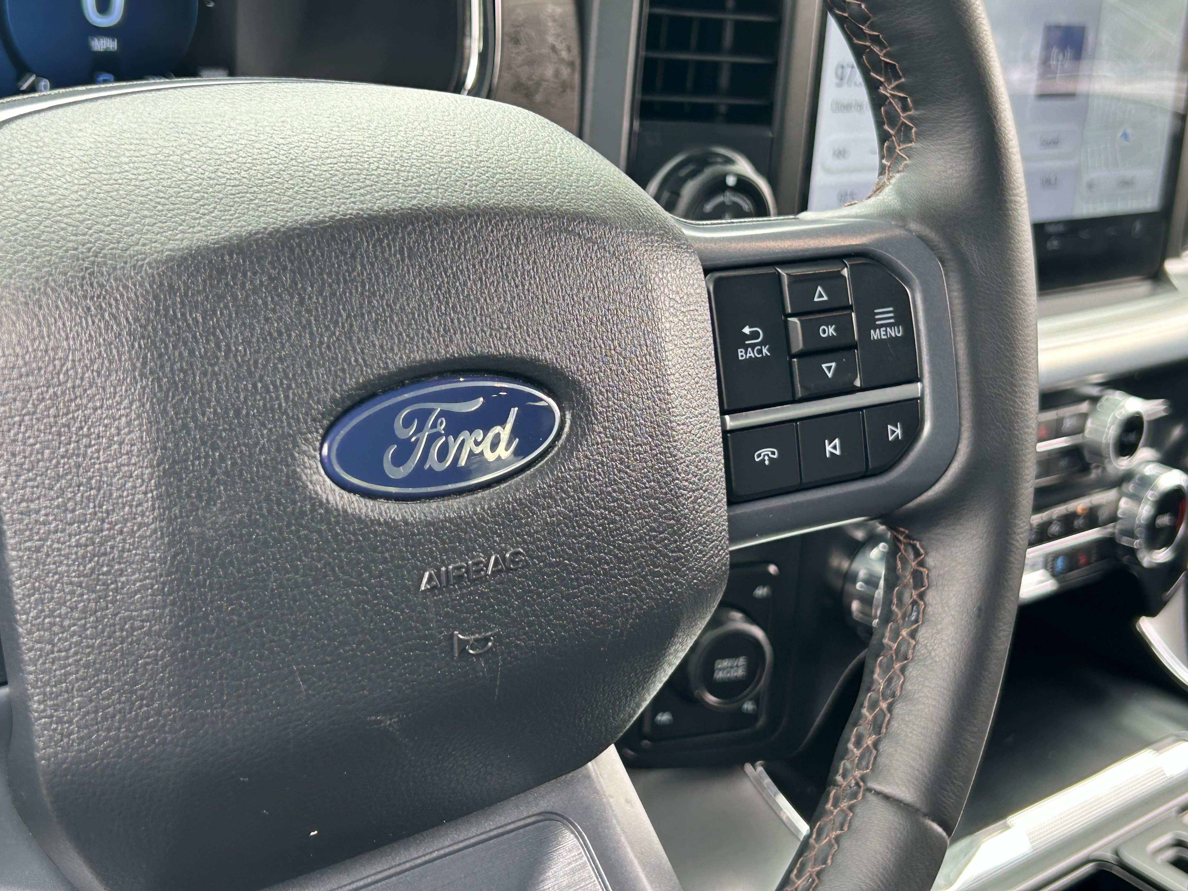 Used 2025 Ford F150 Lariat AWD/4WD image 29