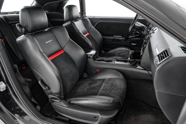 Used 2009 Dodge Challenger SRT8 w/ SRT Option Group II RWD image 31