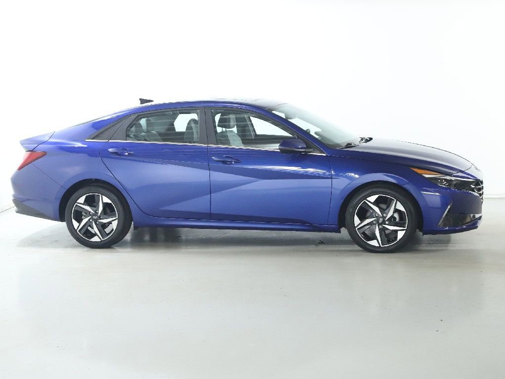 Used 2023 Hyundai Elantra Limited image 11
