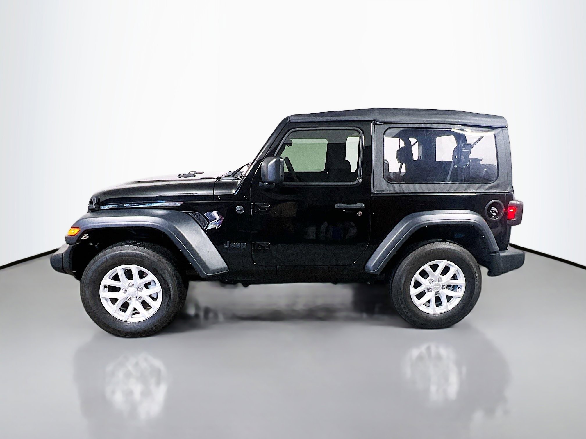 Used 2023 Jeep Wrangler Sport S AWD/4WD image 9