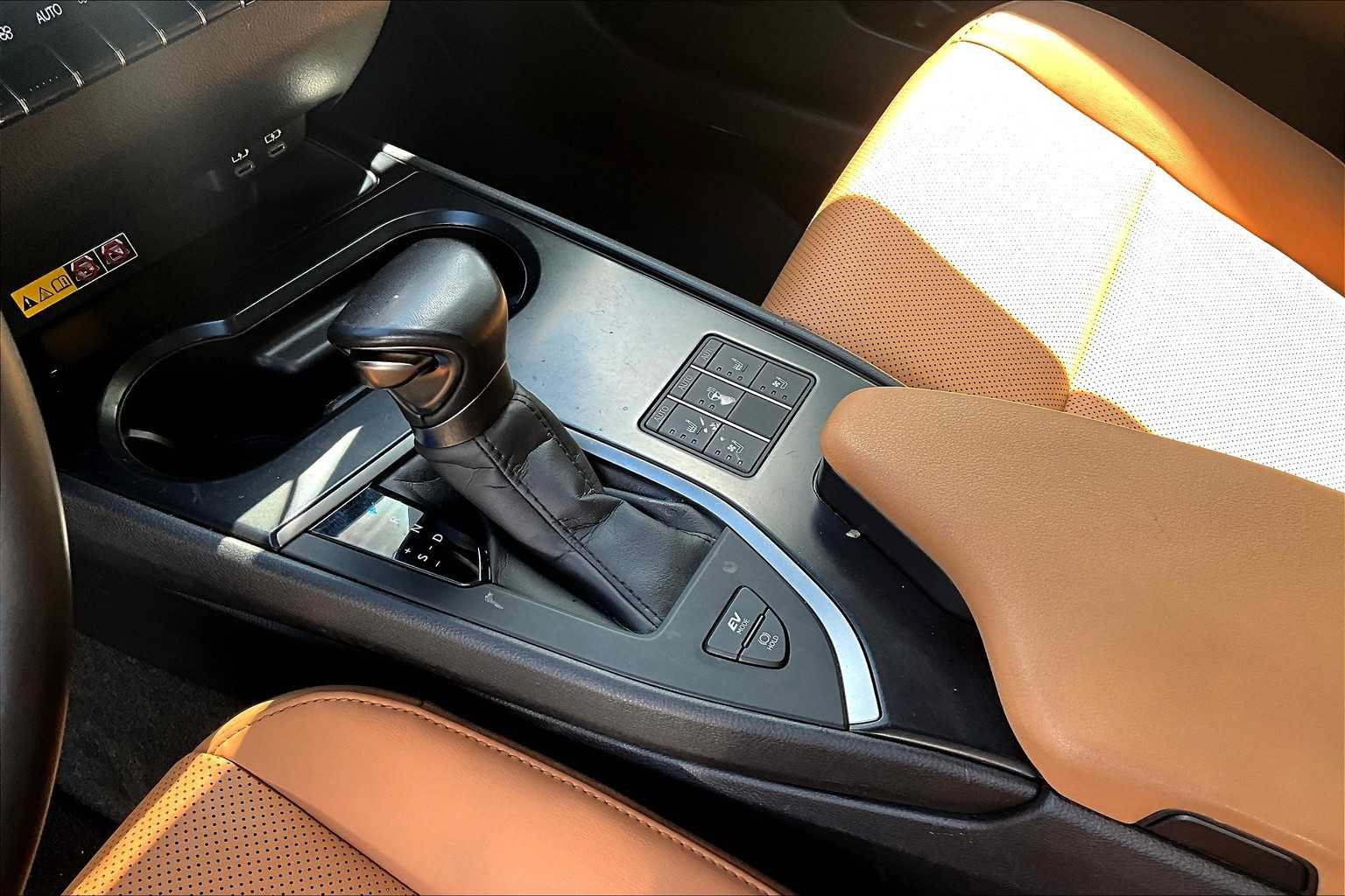 Used 2023 Lexus UX 250h AWD w/ Accessory Package (Z1) image 16