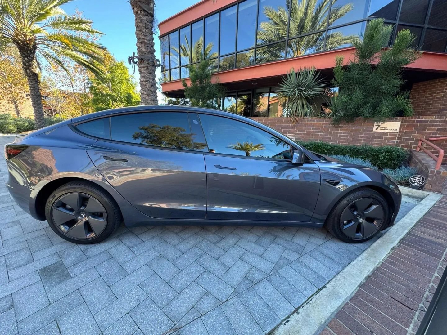 Used 2023 Tesla Model 3 Standard Range RWD image 4