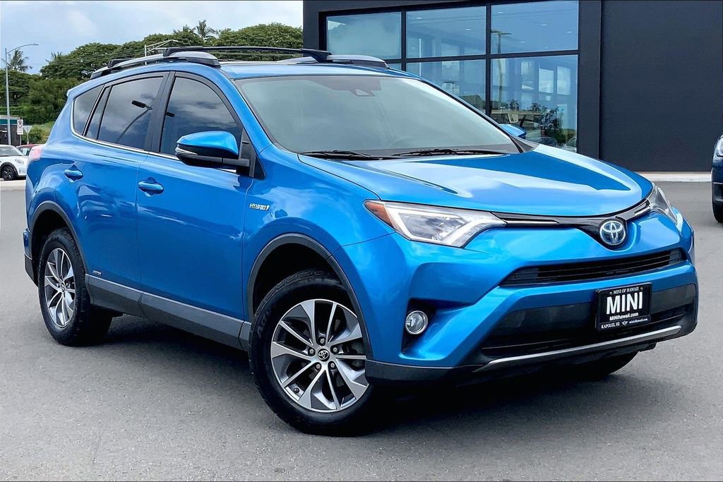 Used 2017 Toyota RAV4 XLE w/ Carpet Mat Package