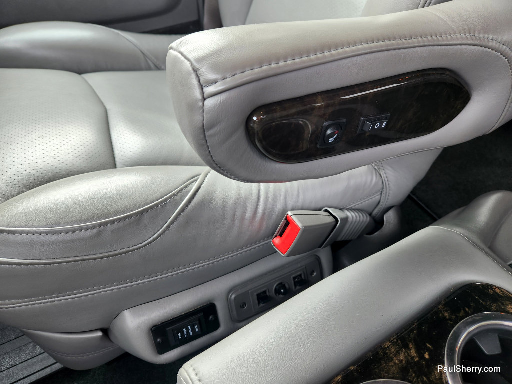 Used 2022 GMC Savana 2500 w/ Enhanced Convenience Package image 42