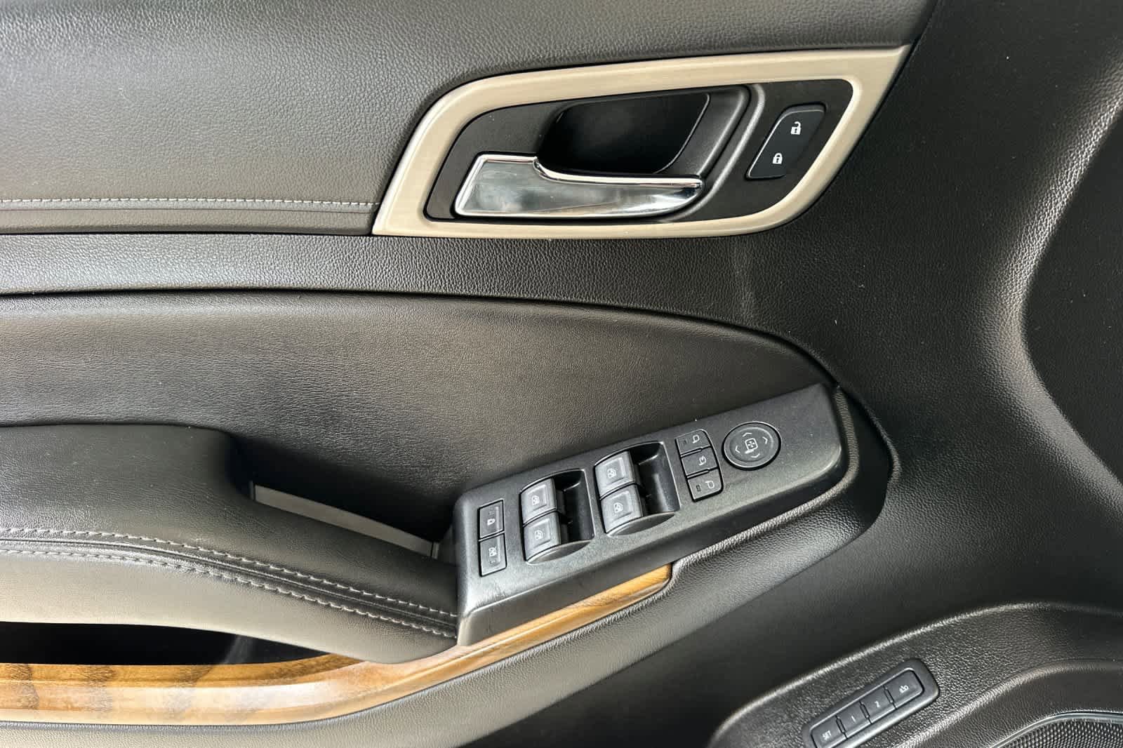 Used 2020 GMC Yukon XL Denali RWD image 12