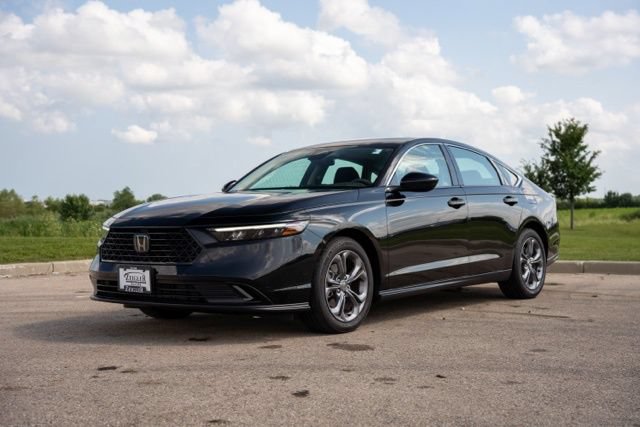 Used 2024 Honda Accord EX image 3
