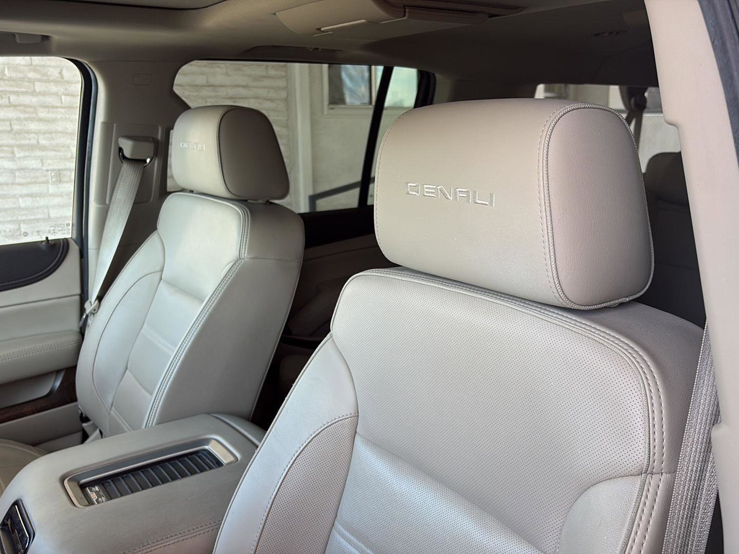 Used 2019 GMC Yukon XL Denali w/ Denali Ultimate Package image 14