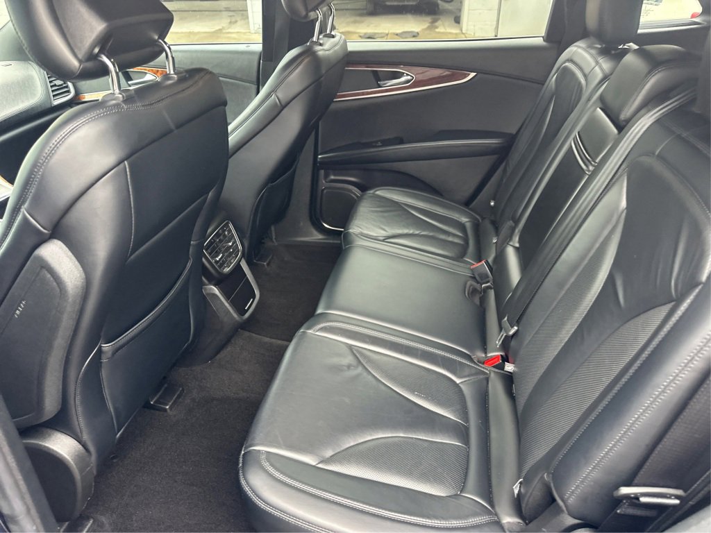 Used 2019 Lincoln Nautilus Select w/ Cargo Utility Package image 12