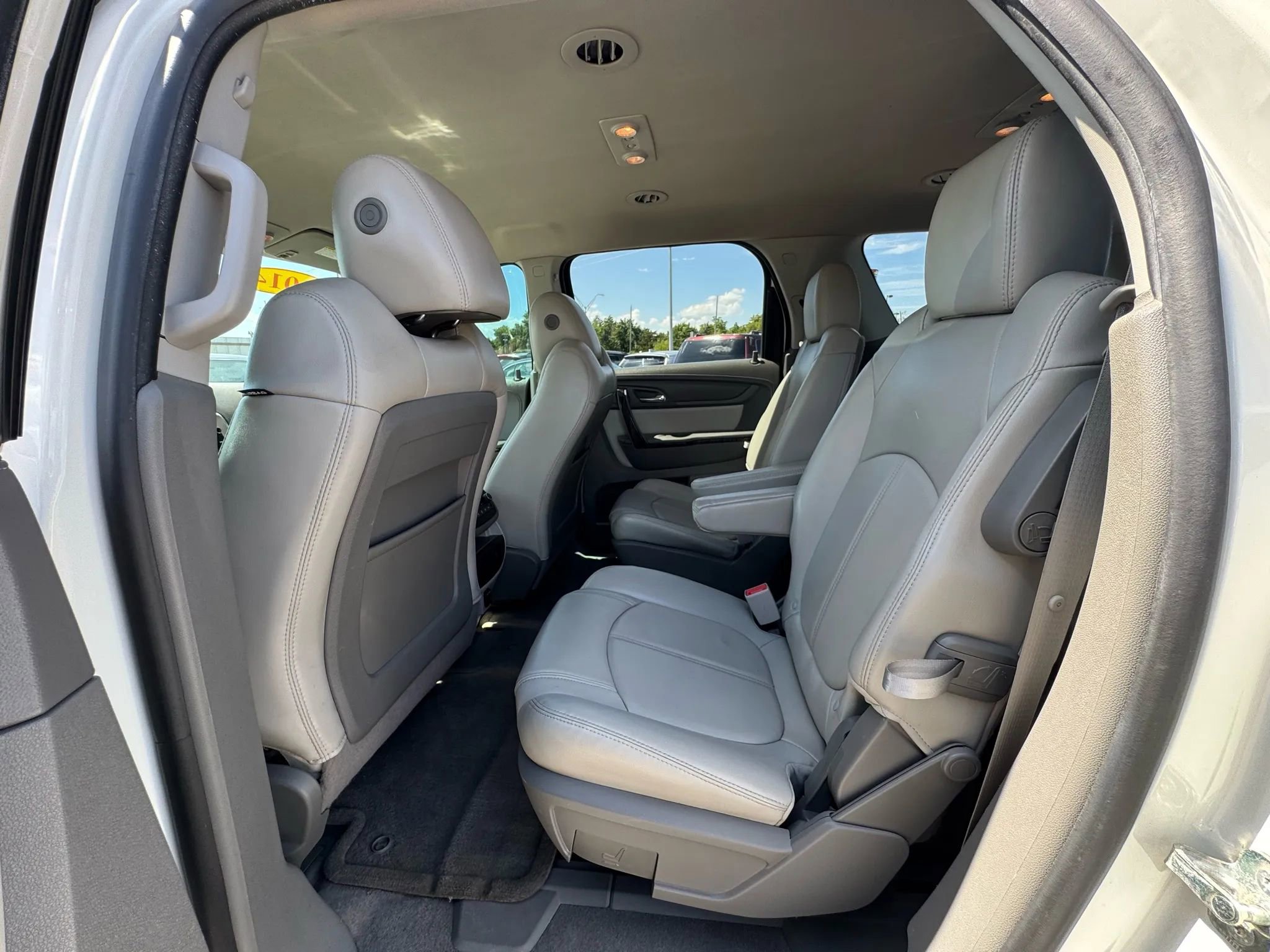 Used 2014 GMC Acadia SLT image 24