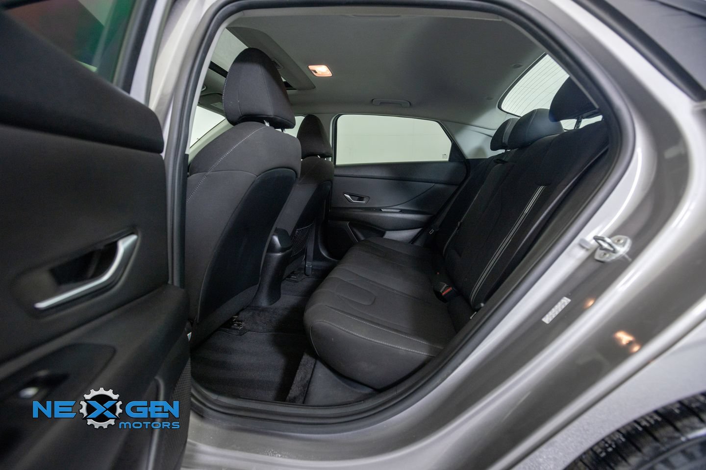 Used 2021 Hyundai Elantra SEL w/ Convenience + Premium Package FWD image 27