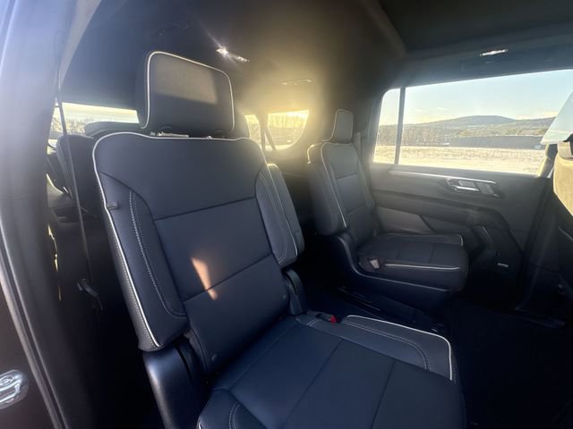 New 2026 Chevrolet Suburban Premier image 28