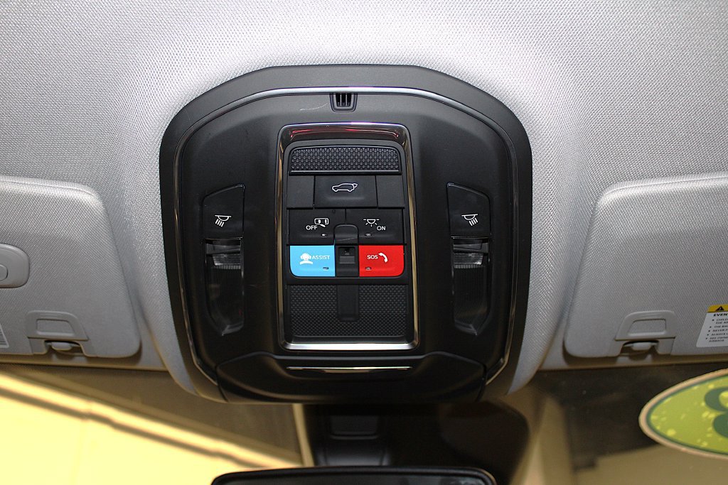 Certified 2023 Jeep Grand Cherokee L Limited AWD/4WD image 25