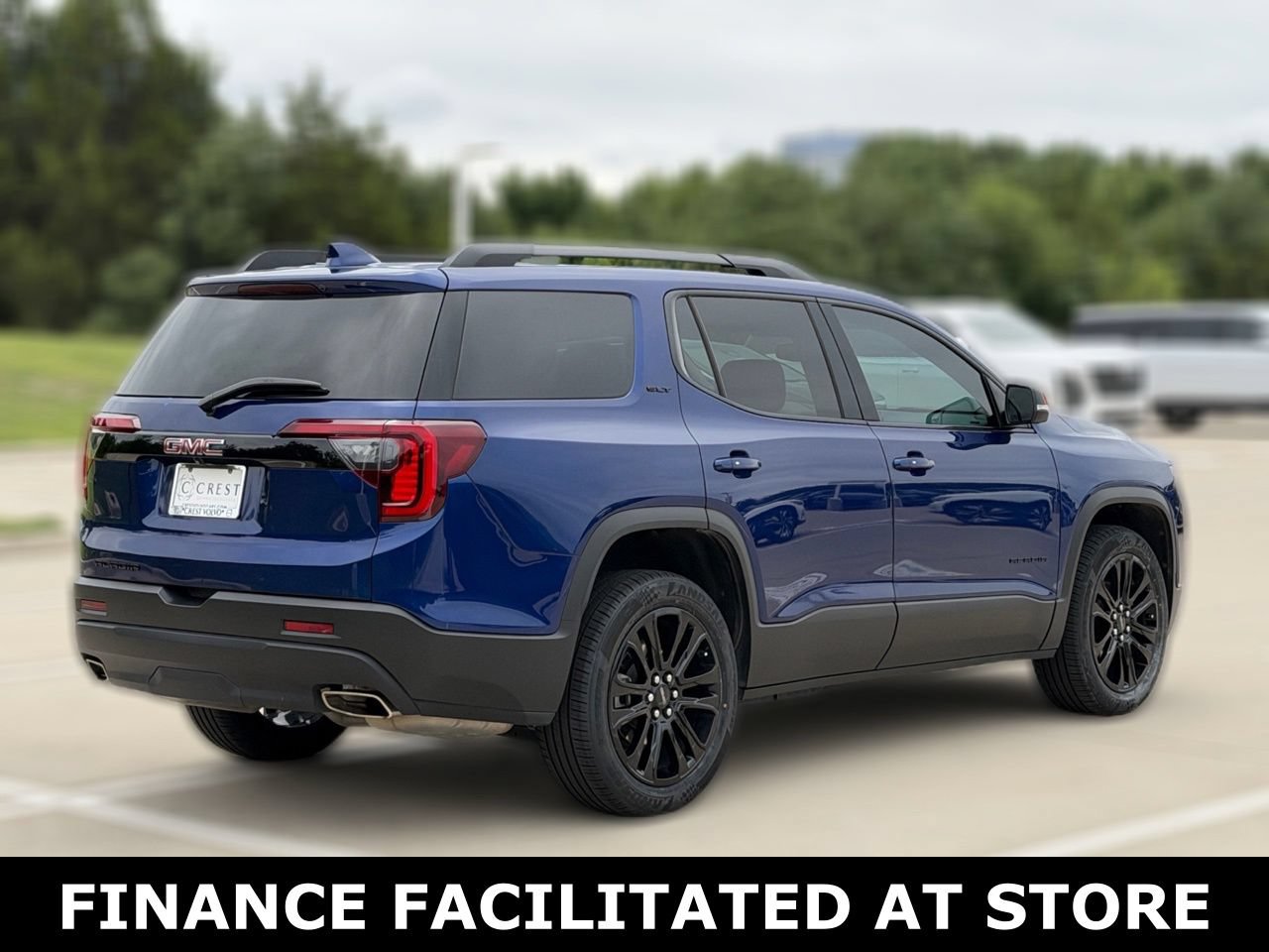 Used 2023 GMC Acadia SLT w/ Elevation Edition FWD image 6