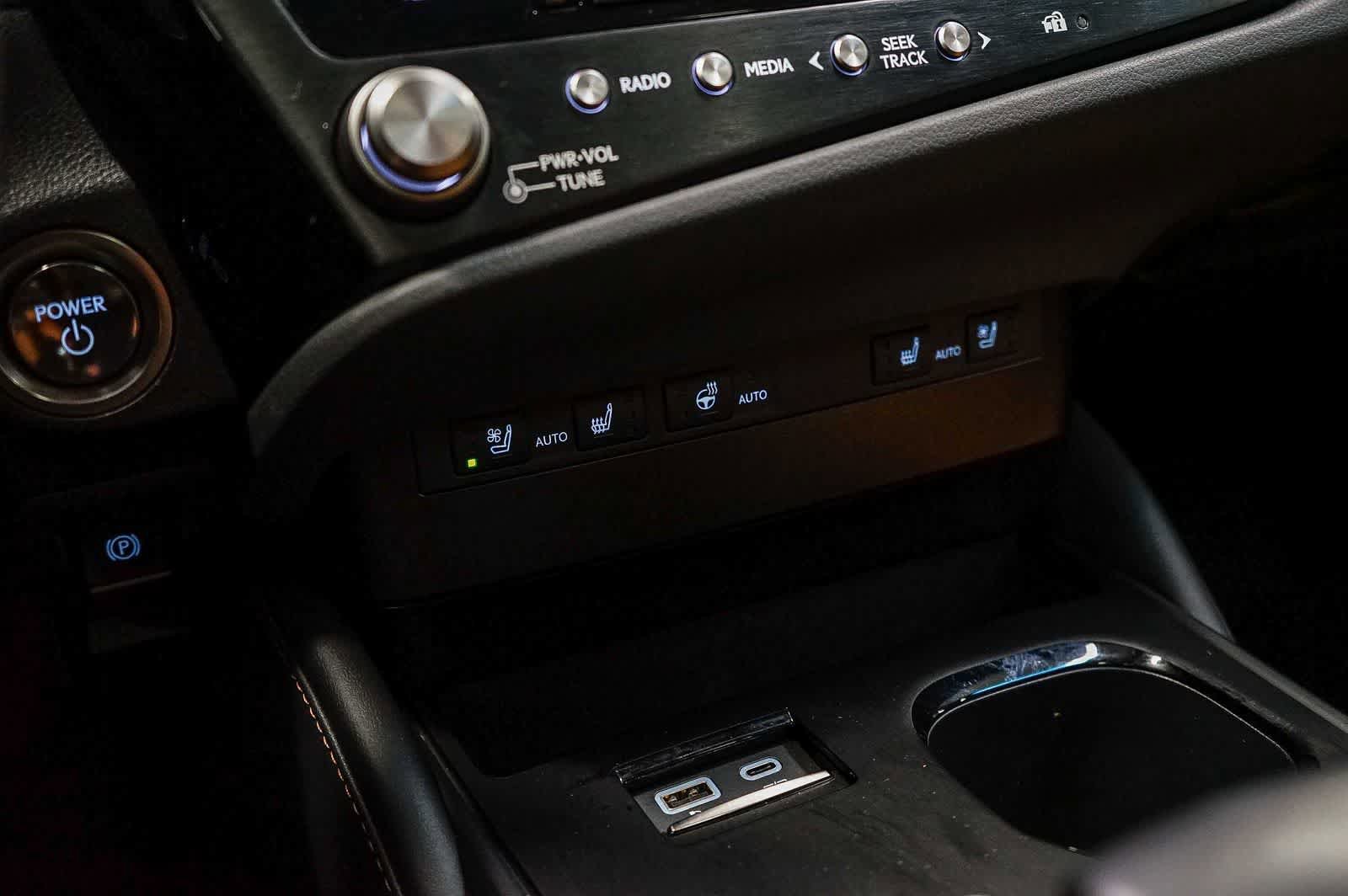 Used 2025 Lexus ES 300h F Sport w/ Accessory Package (Z1) FWD image 24