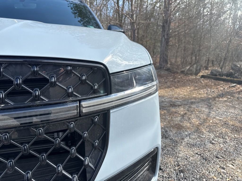 New 2026 Lincoln Navigator L Reserve w/ Jet Appearance Package image 3