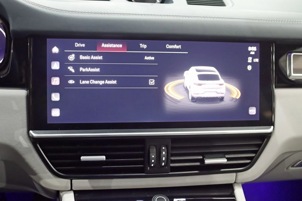 Used 2023 Porsche Cayenne Platinum Edition image 23