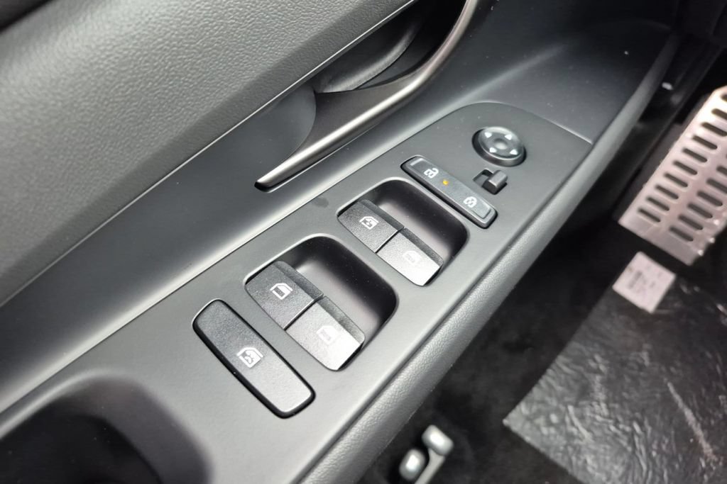 New 2026 Hyundai Elantra SEL Sport FWD image 32