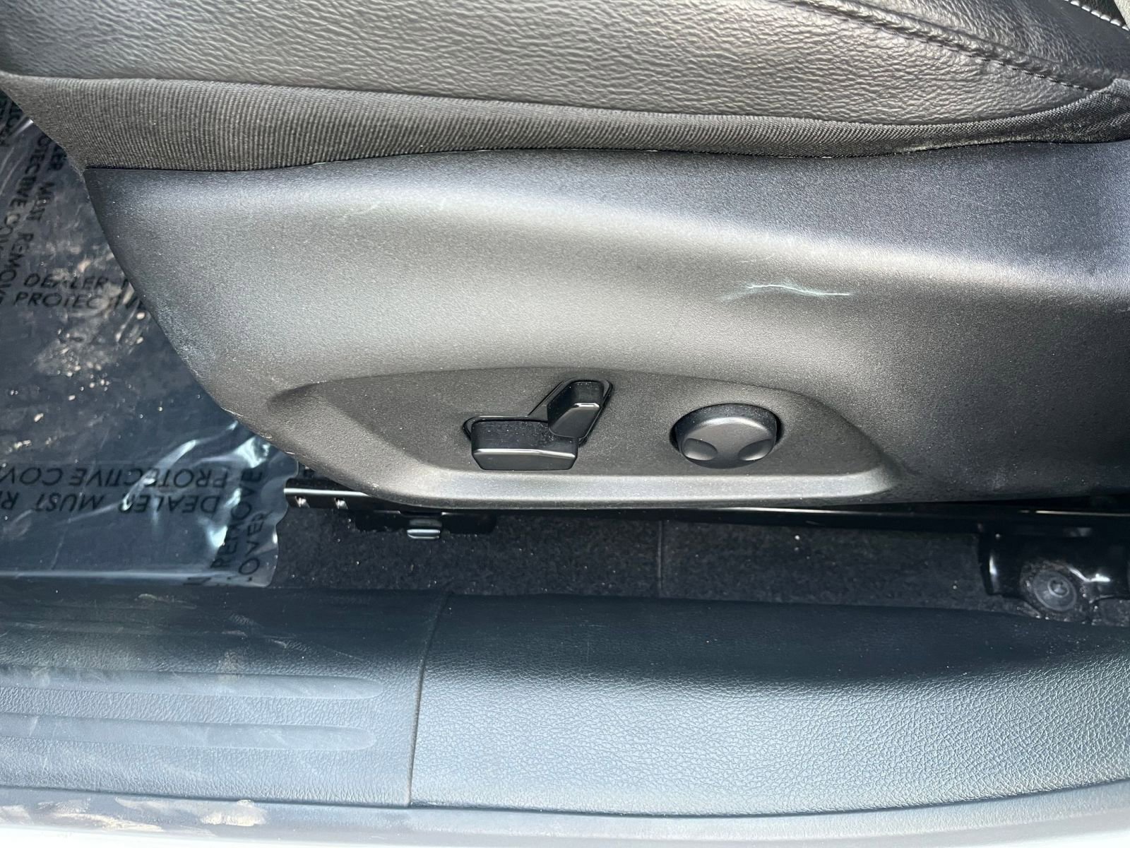 Used 2025 Jeep Compass Limited image 22