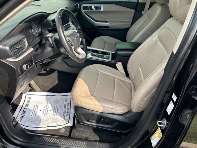 Used 2023 Ford Explorer XLT w/ Equipment Group 202A AWD/4WD image 13
