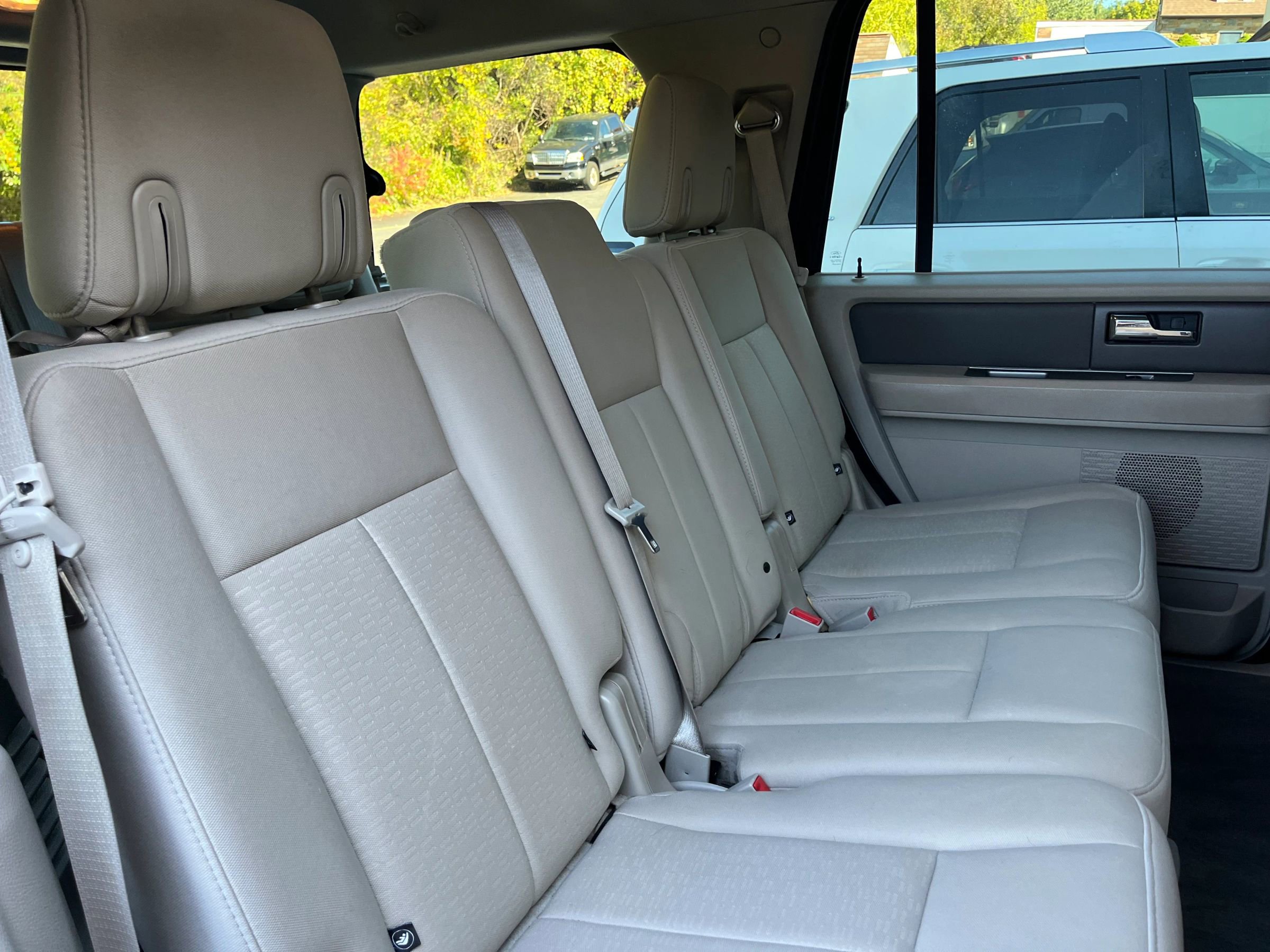 Used 2011 Ford Expedition XLT w/ HD Trailer Tow Pkg image 15