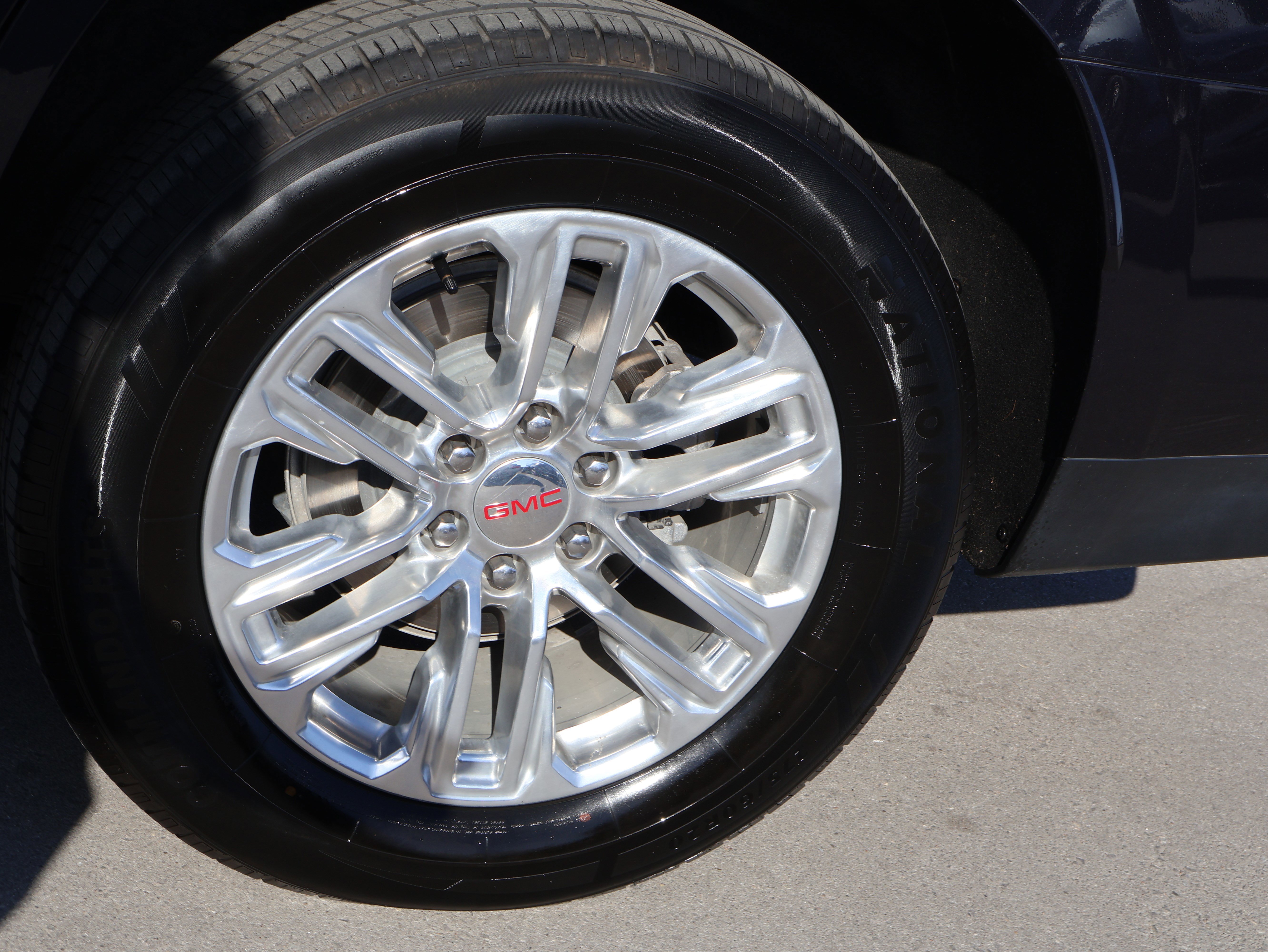 Used 2024 GMC Yukon SLT image 46